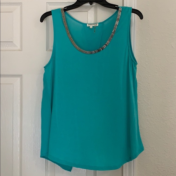 Cute back opening top - Picture 2 of 3